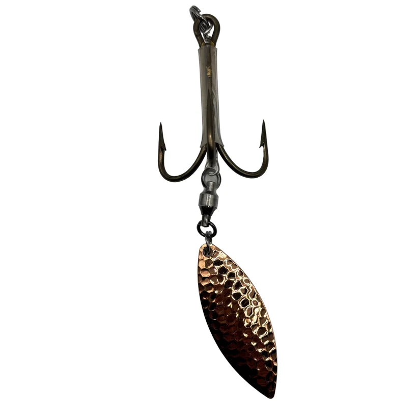 DW 7/0 Bladed Teaser Hook-#4.5 Willow with a treble hook and hammered willow blade for musky fishing tackle on a white background